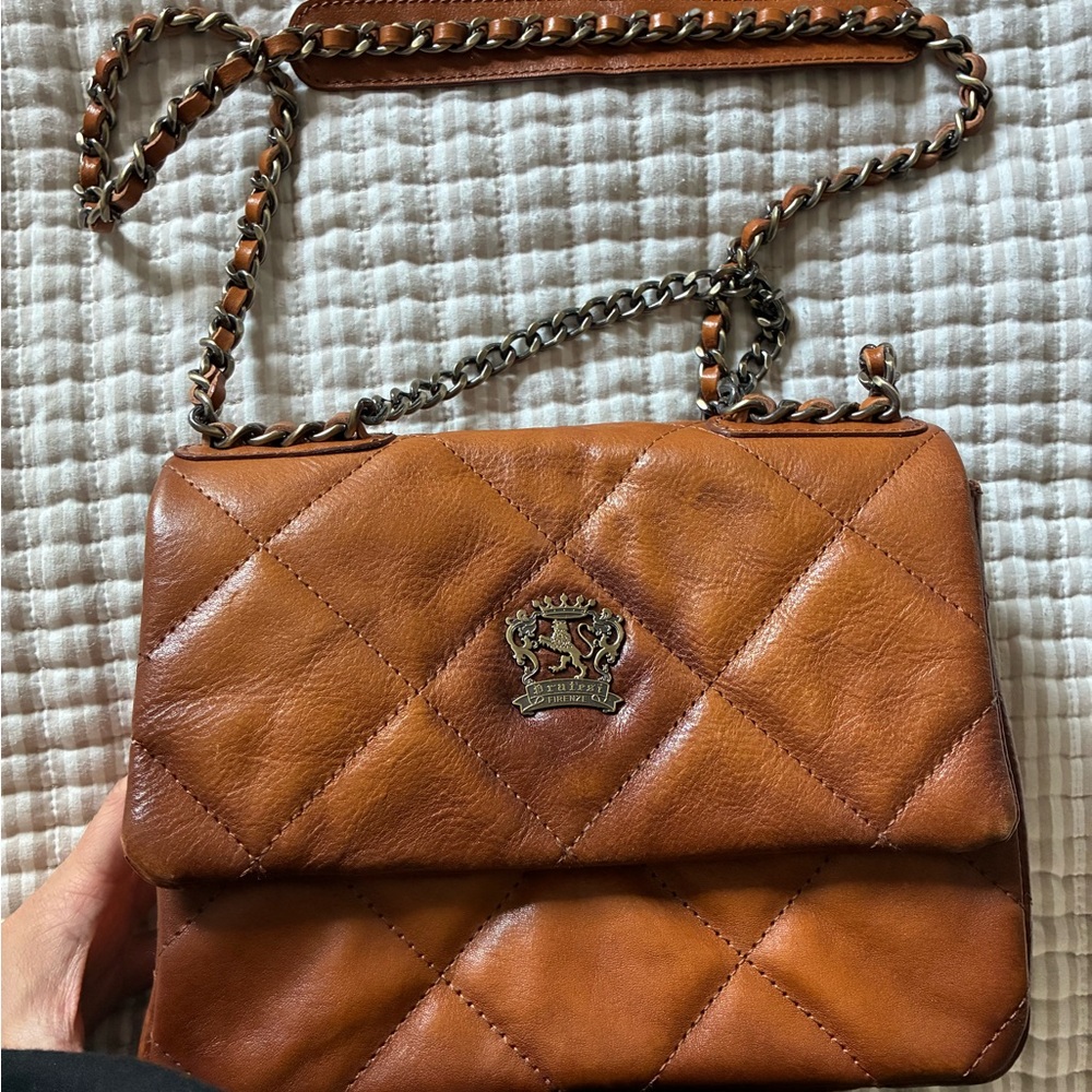 Luxurious Tan Quilted Shoulder Bag